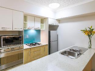 Oaks Brisbane River City Suites - Brisbane - 4