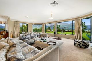 Hilltop Blue Views - Wanaka Holiday Home - Wanaka - 8
