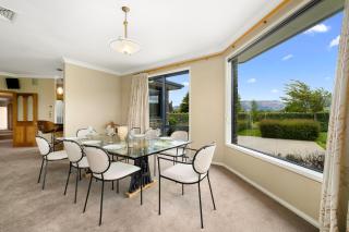Hilltop Blue Views - Wanaka Holiday Home - Wanaka - 5
