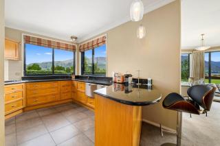 Hilltop Blue Views - Wanaka Holiday Home - Wanaka - 3