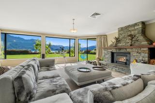 Hilltop Blue Views - Wanaka Holiday Home - Wanaka - 9