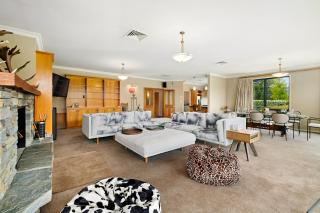 Hilltop Blue Views - Wanaka Holiday Home - Wanaka - 7