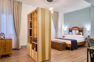 La Via del Porto Charme Rooms - 1