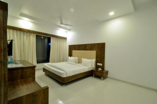 Hotel Dwarka Park - Shirdi - 4