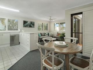 Riverside location, Noosa Sound - Noosa Heads - 2