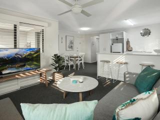 Riverside location, Noosa Sound - 1