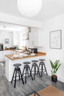 Beautiful Apartment In Leafy Victorian Neighbourhood - Cardiff - 2