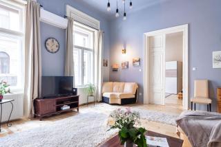 Trendy Grand Boulevard Designer Home - Budapest - 5