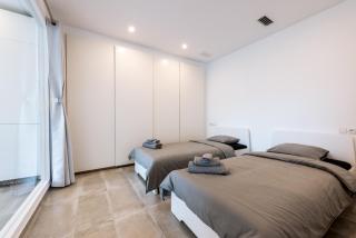 Puerto Banus Frontline Apartment with Amazing Sea Views - Marbella - 2