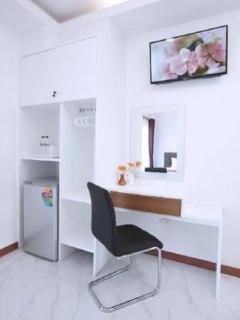 Gusto House - 2