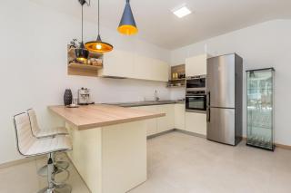 Luxury villa with a swimming pool Icici, Opatija - 17958 - 5