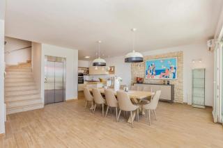 Luxury villa with a swimming pool Icici, Opatija - 17959 - 9