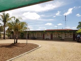 Glossop Motel - 8