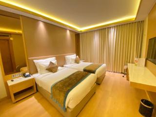 NIRVANA Luxury Hotel l Ludhiana - Ludhiana - 1
