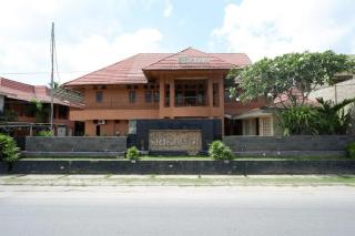 RedDoorz Plus at Hotel Srikandi Kendari - Kendari - 0