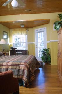 Highland Lake Inn & Resort - Flat Rock - Flat Rock - 9