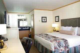 River House Inn, a Baymont by Wyndham - 7