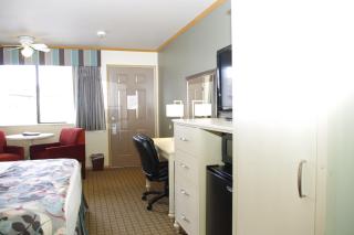 River House Inn, a Baymont by Wyndham - 6
