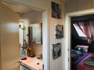 Ålesund downtown loft room with shared bathroom - 2