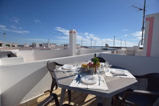 Carob By Algartur - 3 mins Downtown - Terrace - Santa Luzia - 7