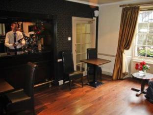 Albany Hotel - 3