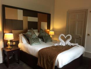 Albany Hotel - 1