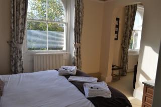 The Sheldon B&B - FREE private parking - Eastbourne - 4