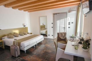 Casanova Inn - 4