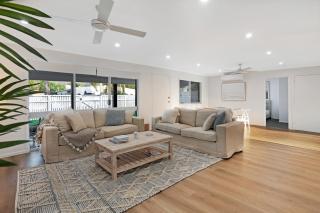 Walk to Hastings Street, Noosa Sound - 8