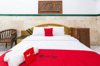 RedDoorz Syariah near Alun Alun Magelang Bayeman - 0