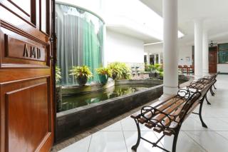 RedDoorz Syariah near Alun Alun Magelang Bayeman - Magelang - 5