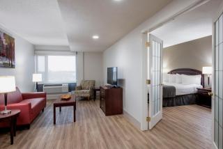 Viscount Gort Hotel, Banquet & Conference Centre - 3