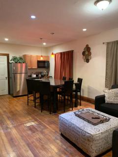 Cozy 4 Bedroom Home Accommodates 10 in Niagara USA - Niagara Falls - 1