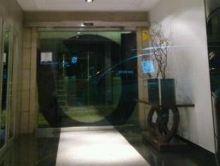 Hotel Room - 6