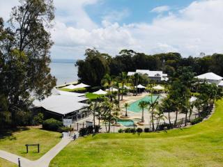 Stay At Raffertys Resort - Swansea - 7