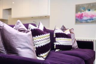 JOIVY Vibrant Home near Calton Hill - 6