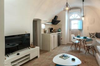 Santorinian Lava House - Pirgos - 3