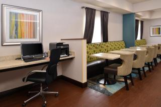 Holiday Inn Express Montgomery East I-85 by IHG - Montgomery - 1