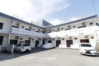 RedDoorz Plus near Cito Mall Surabaya - Siwalapkerto - 4