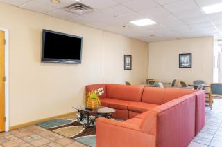 Traveler's Place Inn & Suites - Scottsboro - 2
