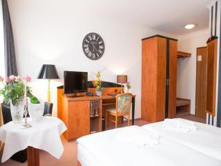 Pension Weinberg Güstrow - 7