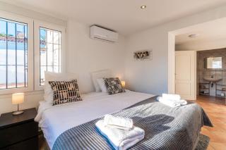 In the second line, modern beachfront holiday home in Costabella, Marbella - Marbella - 1