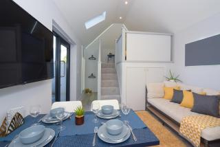 Super Cool Luxury Studio near the beach - Smart TV, Fast WiFi - 2