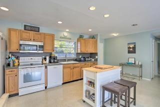 Cape Coral Waterfront Getaway with Kayaks and Bikes! - 2