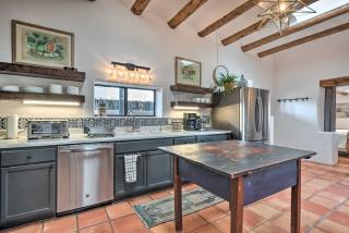 Adobe House with Patio - Walk to Dtwn Plaza and Shops! - Santa Fe - 2