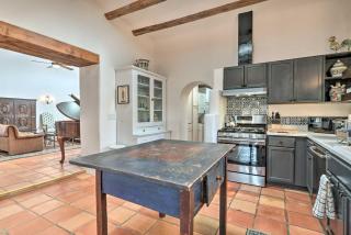 Adobe House with Patio - Walk to Dtwn Plaza and Shops! - Santa Fe - 3