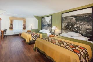 Super 8 by Wyndham Beaumont I-10 College St - Beaumont - 3