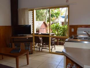 Castaway Resort - 8