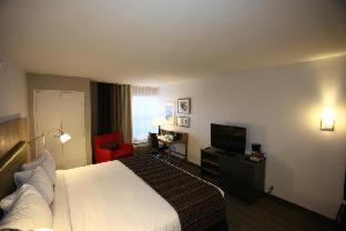 GreenTree Inn & Suites Phoenix Sky Harbor - 4