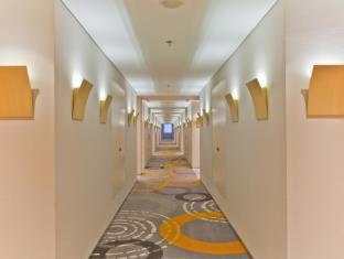 HARRIS Hotel & Conventions Gubeng - Surabaya - 1